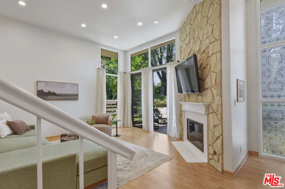 9000 Vanalden Avenue #123 Northridge, CA 91324