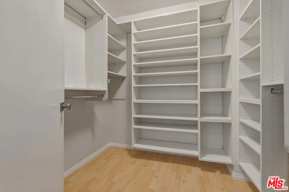 9000 Vanalden Avenue #123 Northridge, CA 91324