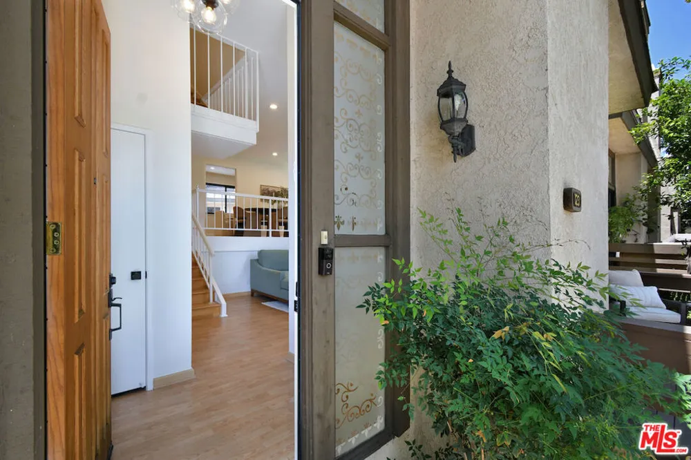 9000 Vanalden Avenue #123 Northridge, CA 91324