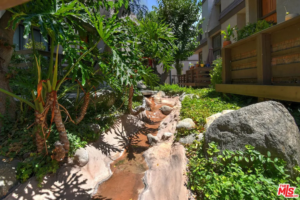 9000 Vanalden Avenue #123 Northridge, CA 91324