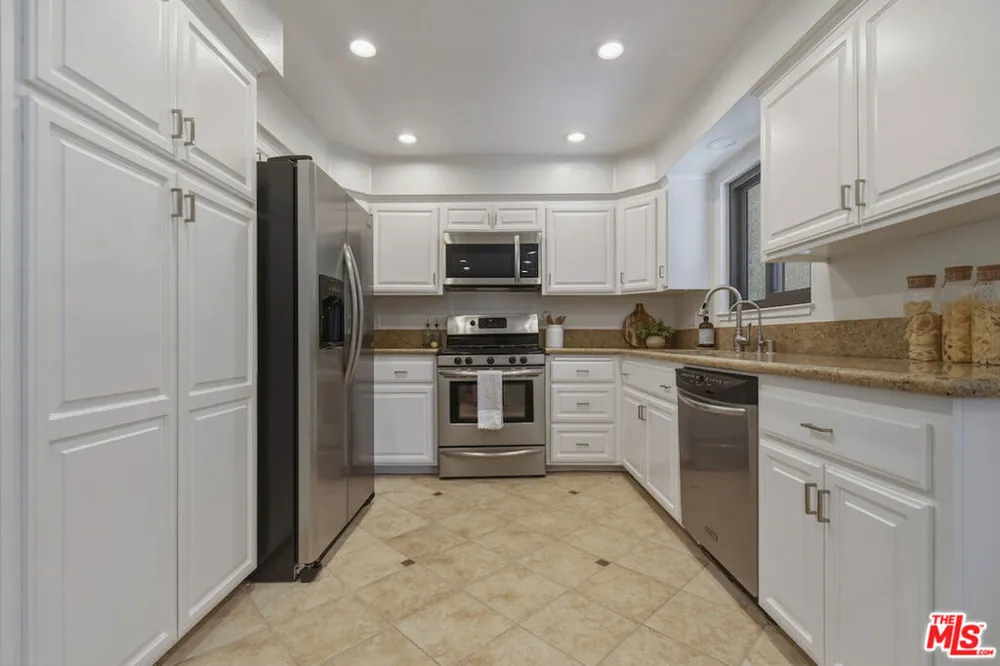 9000 Vanalden Avenue #123 Northridge, CA 91324