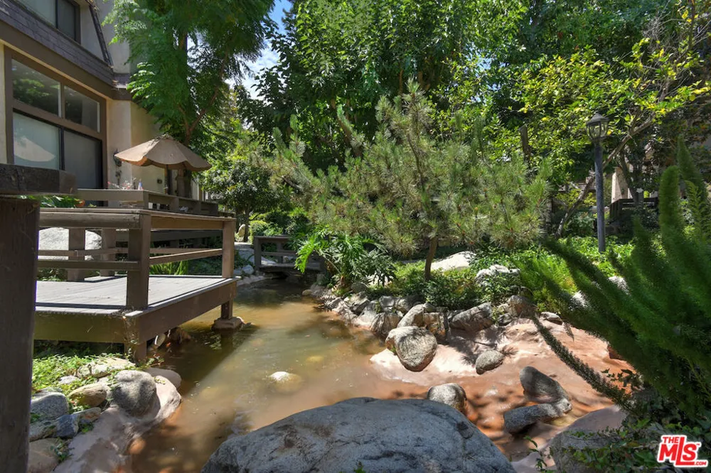 9000 Vanalden Avenue #123 Northridge, CA 91324