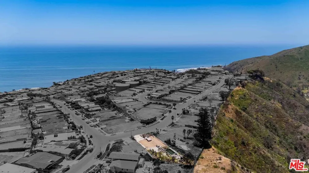 18301 Clifftop Way Malibu, CA 90265