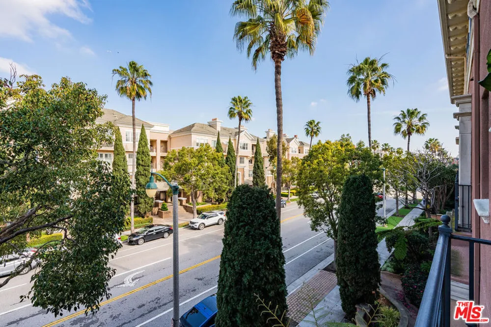 13080 Pacific Promenade #407 Playa Vista, CA 90094