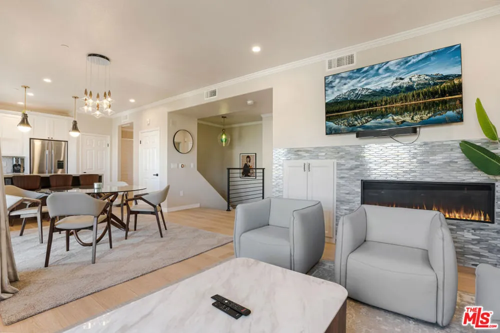 13080 Pacific Promenade #407 Playa Vista, CA 90094