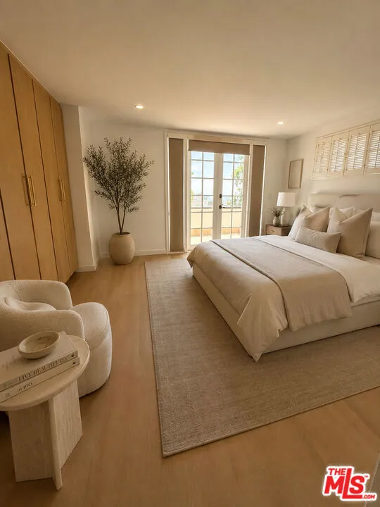9315 Lloydcrest Drive Beverly Hills, CA 90210