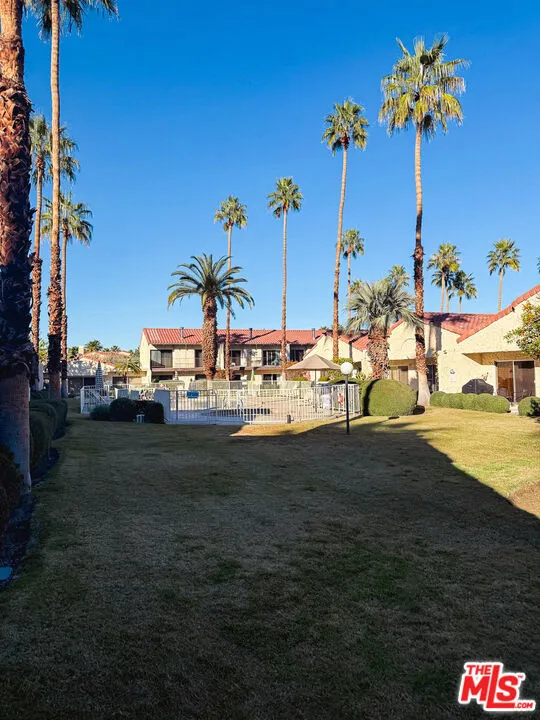 1833 S Araby Drive #11 Palm Springs, CA 92264