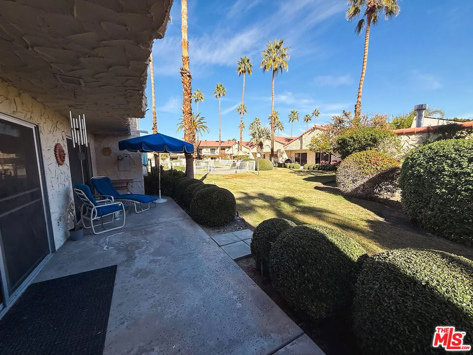 1833 S Araby Drive #11 Palm Springs, CA 92264