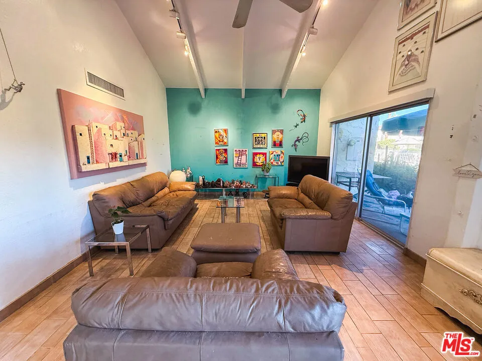 1833 S Araby Drive #11 Palm Springs, CA 92264