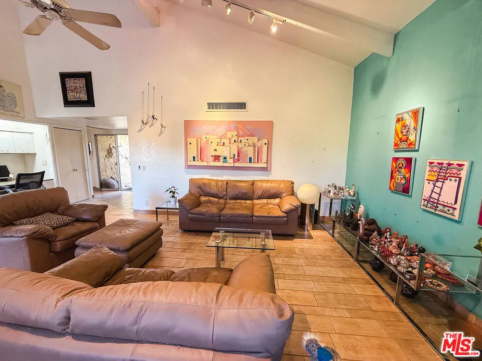 1833 S Araby Drive #11 Palm Springs, CA 92264