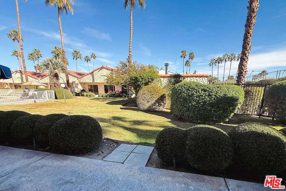 1833 S Araby Drive #11 Palm Springs, CA 92264