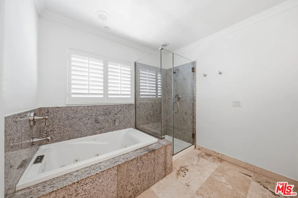 722 S Oxford Avenue #305 Los Angeles, CA 90005