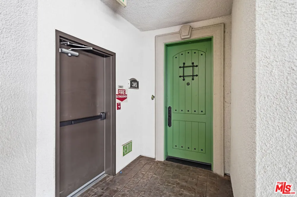722 S Oxford Avenue #305 Los Angeles, CA 90005