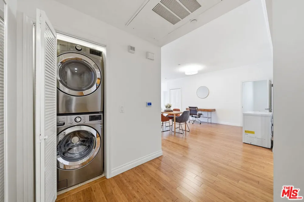 722 S Oxford Avenue #305 Los Angeles, CA 90005