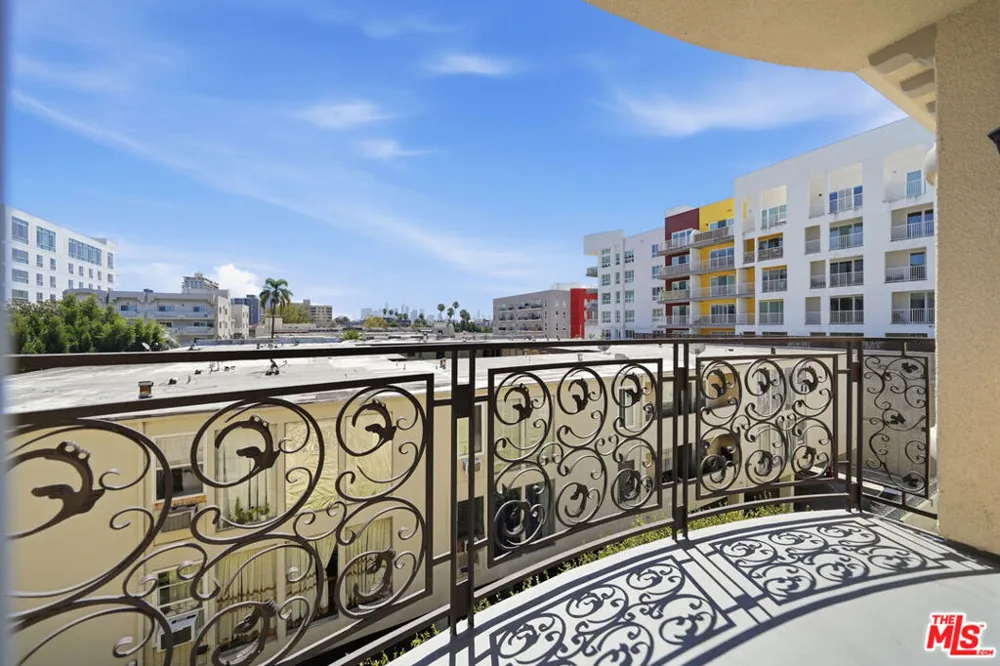 722 S Oxford Avenue #305 Los Angeles, CA 90005
