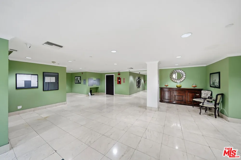 722 S Oxford Avenue #305 Los Angeles, CA 90005