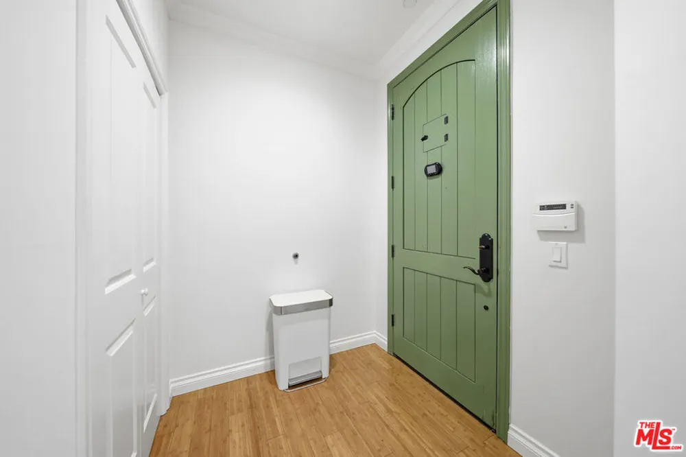 722 S Oxford Avenue #305 Los Angeles, CA 90005