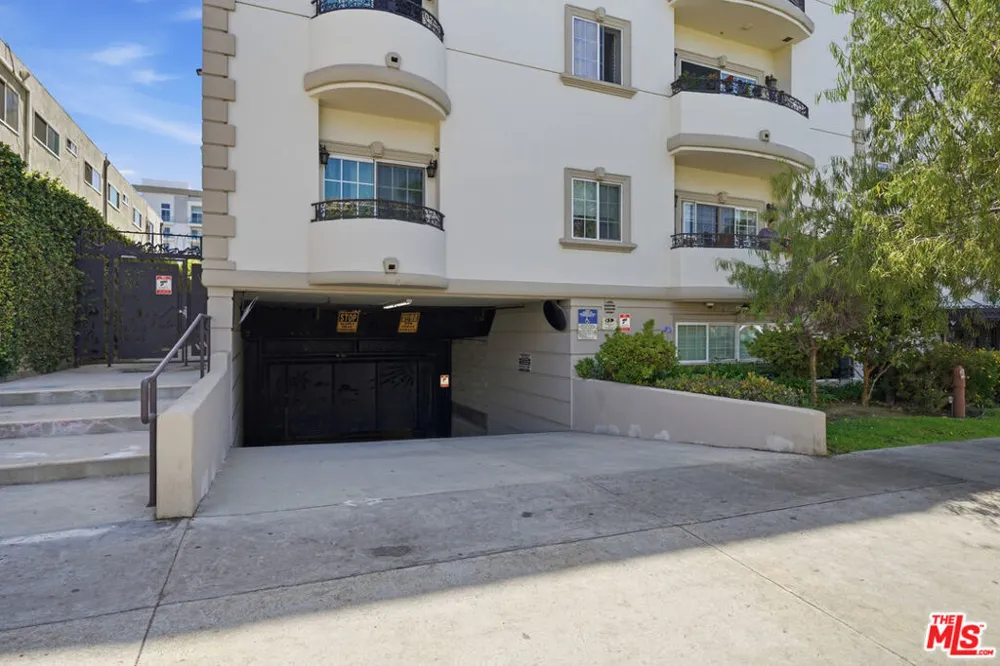 722 S Oxford Avenue #305 Los Angeles, CA 90005