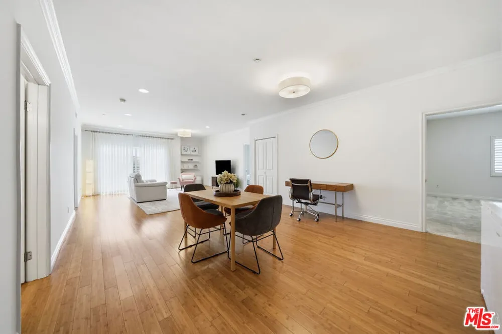 722 S Oxford Avenue #305 Los Angeles, CA 90005