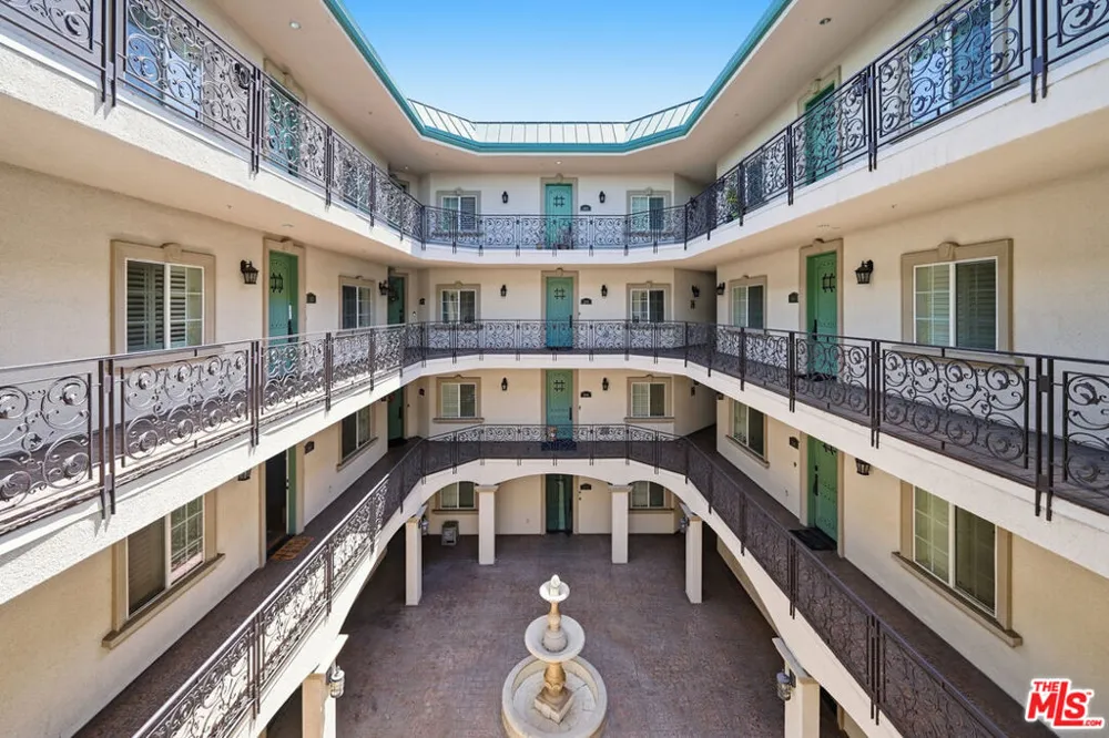 722 S Oxford Avenue #305 Los Angeles, CA 90005