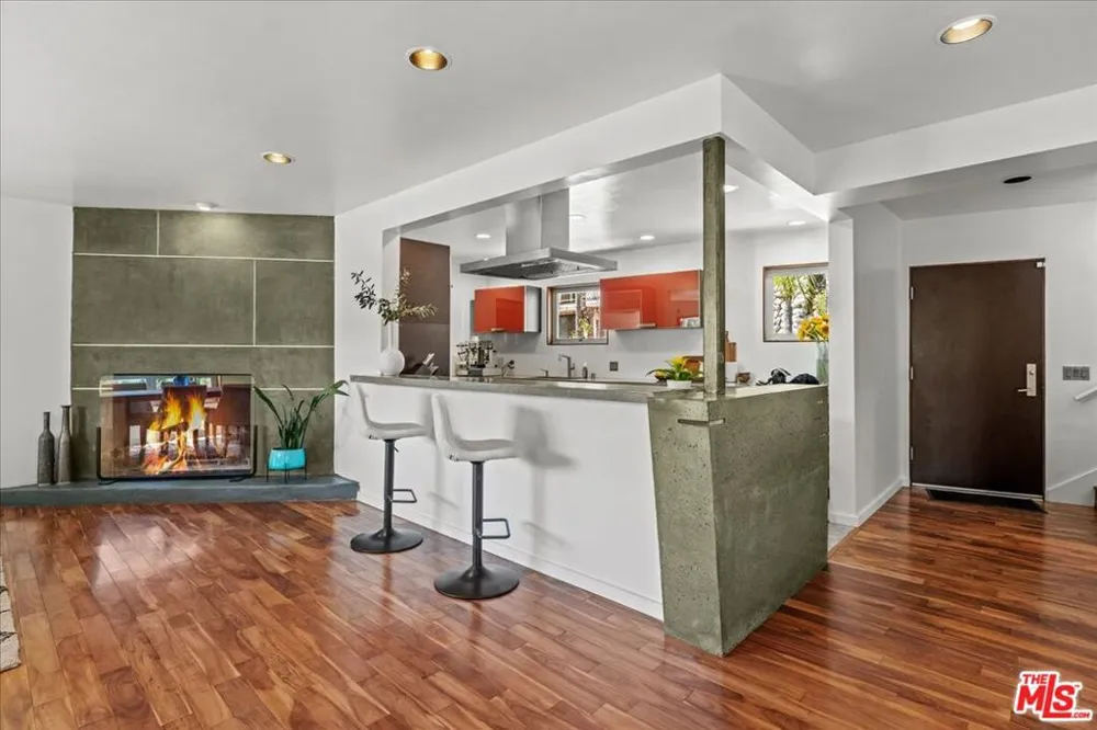 3234 Hillock Drive Los Angeles, CA 90068