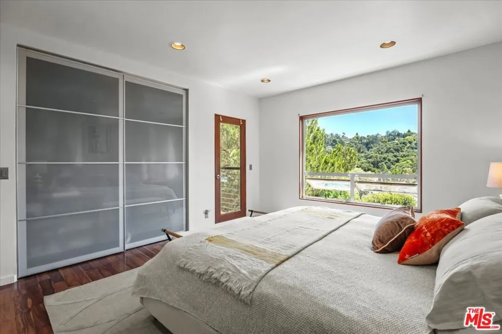 3234 Hillock Drive Los Angeles, CA 90068