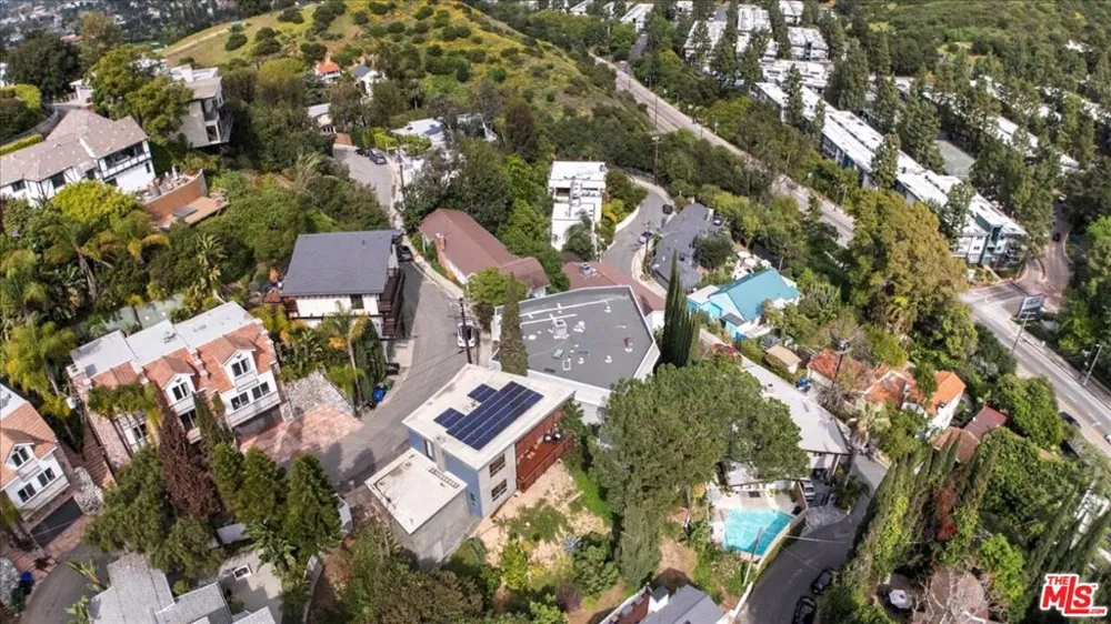 3234 Hillock Drive Los Angeles, CA 90068