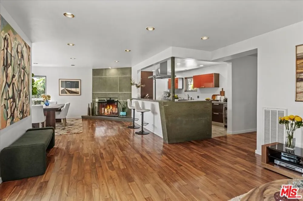 3234 Hillock Drive Los Angeles, CA 90068