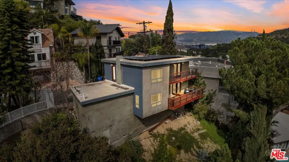 3234 Hillock Drive Los Angeles, CA 90068