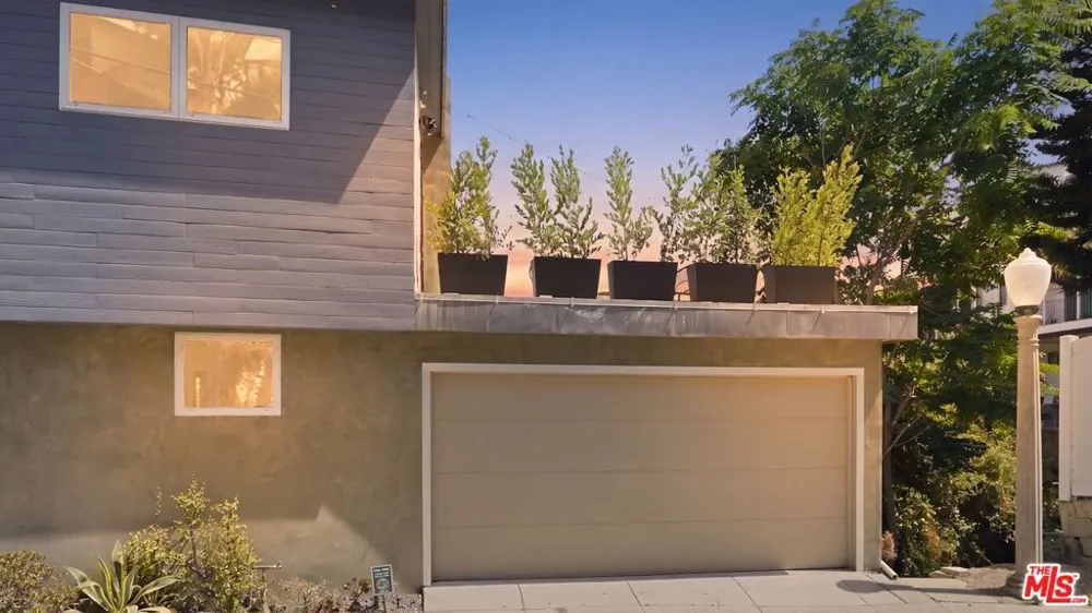 3234 Hillock Drive Los Angeles, CA 90068