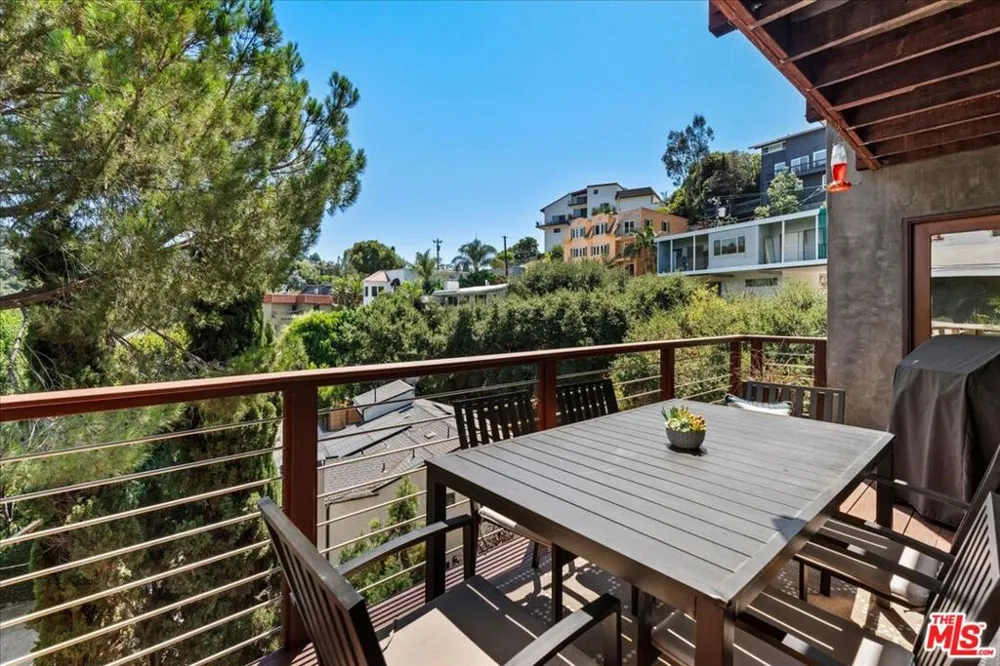 3234 Hillock Drive Los Angeles, CA 90068
