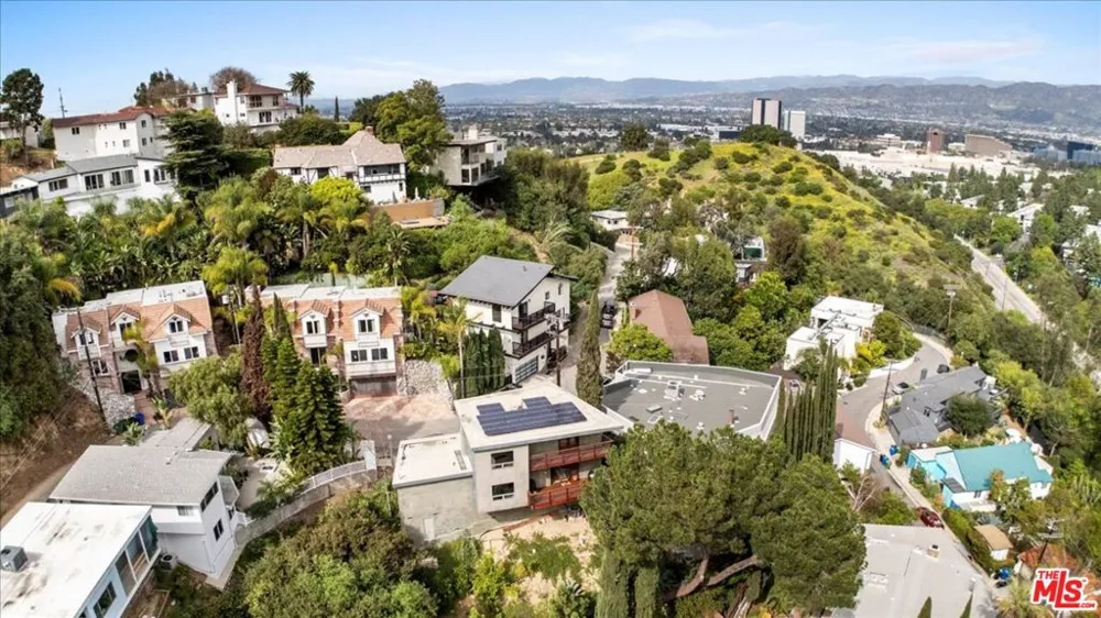 3234 Hillock Drive Los Angeles, CA 90068