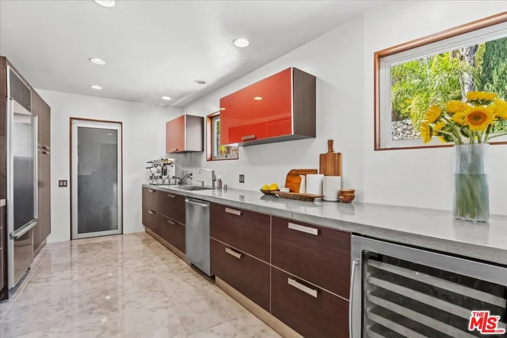 3234 Hillock Drive Los Angeles, CA 90068