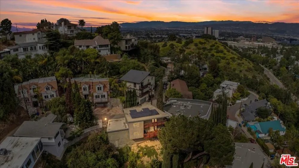 3234 Hillock Drive Los Angeles, CA 90068