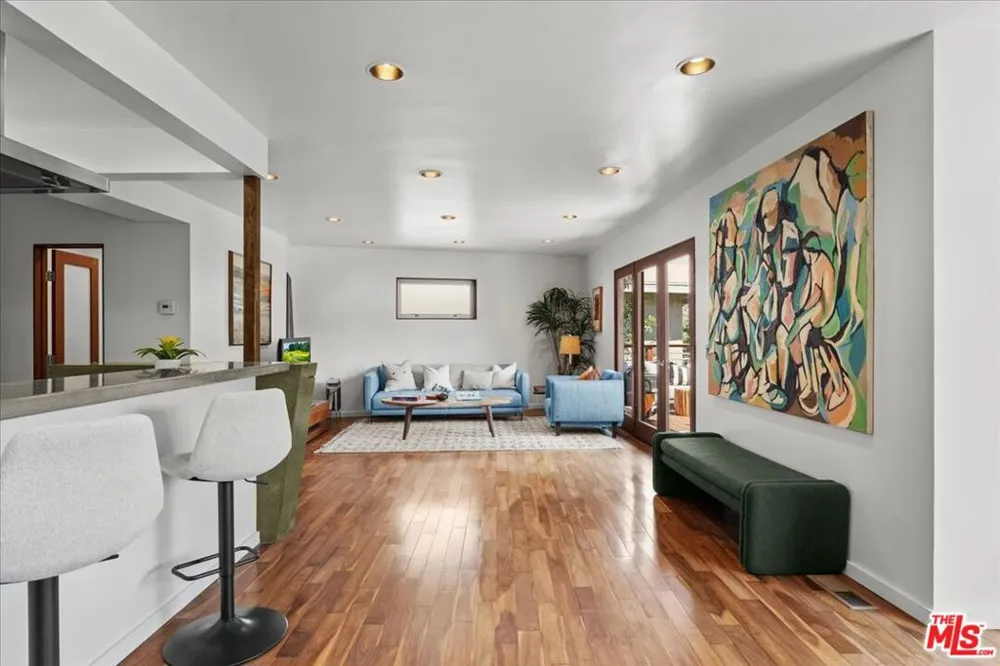 3234 Hillock Drive Los Angeles, CA 90068