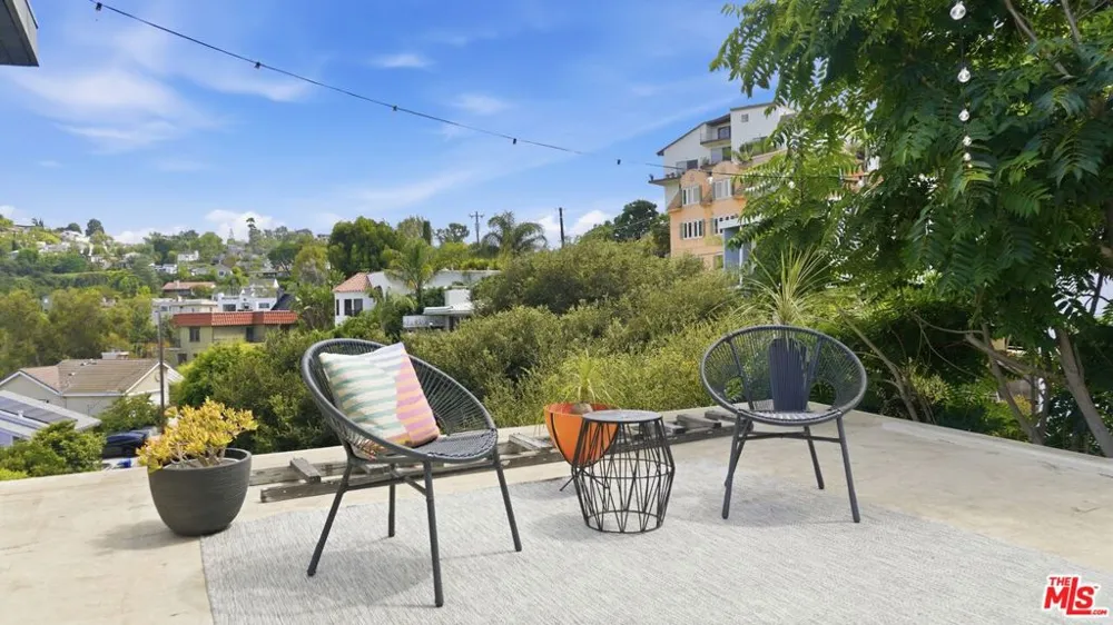 3234 Hillock Drive Los Angeles, CA 90068