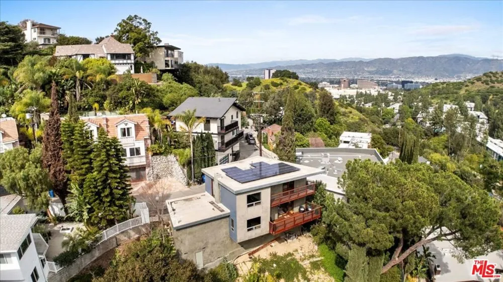 3234 Hillock Drive Los Angeles, CA 90068