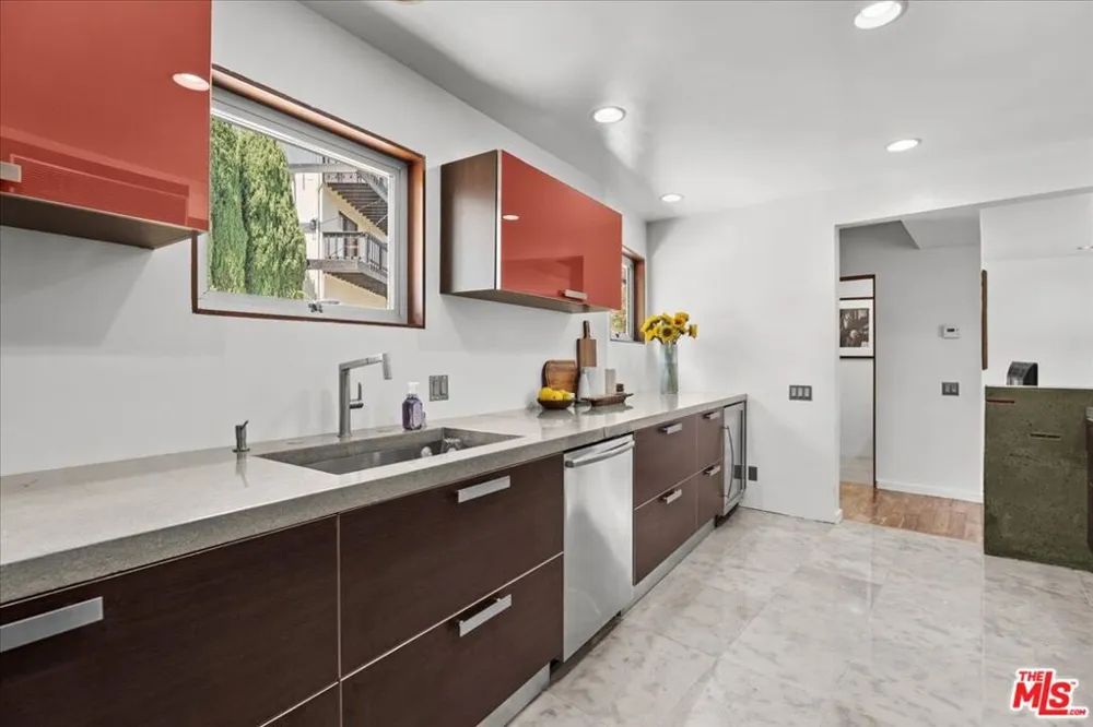 3234 Hillock Drive Los Angeles, CA 90068