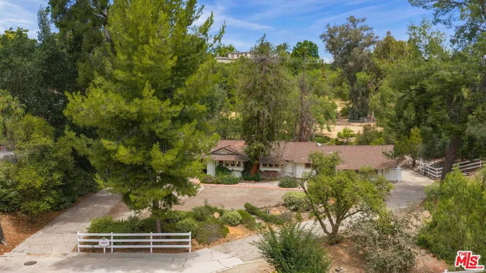 5854 Round Meadow Road Hidden Hills, CA 91302