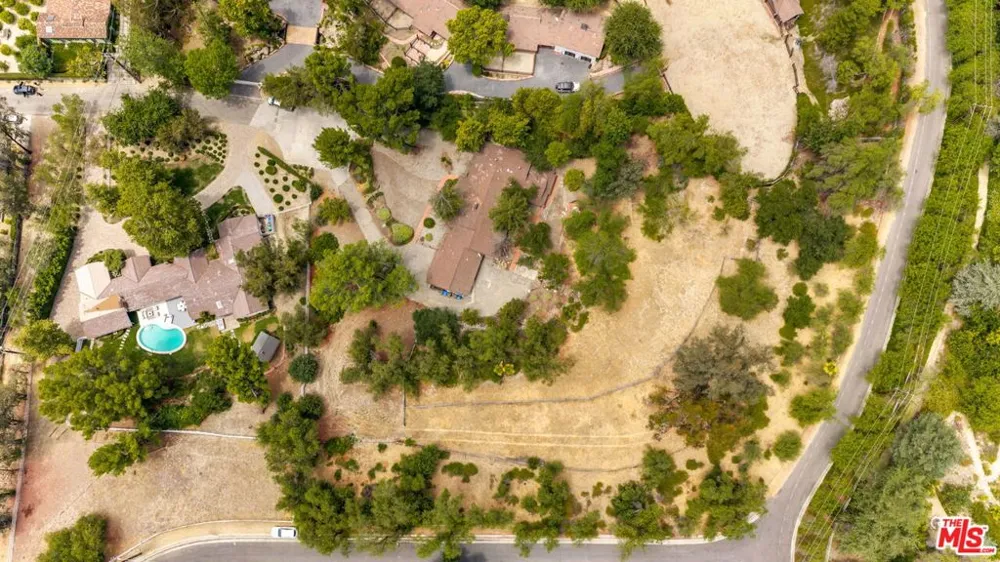 5854 Round Meadow Road Hidden Hills, CA 91302
