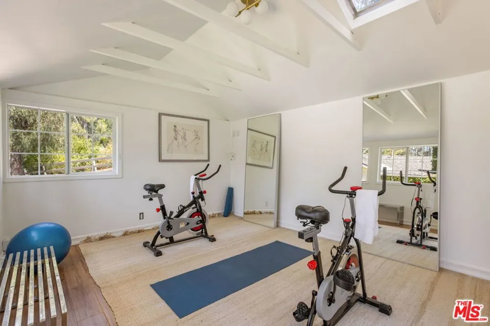5840 Round Meadow Road Hidden Hills, CA 91302