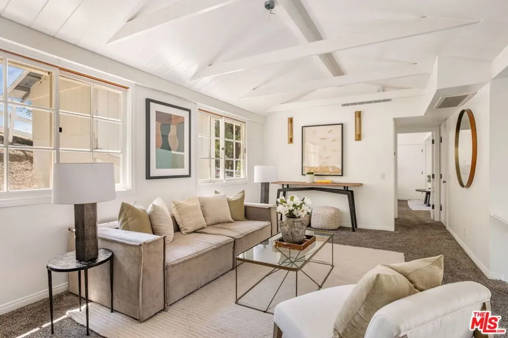 5840 Round Meadow Road Hidden Hills, CA 91302