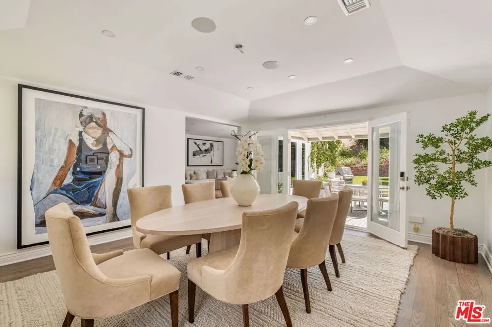 5840 Round Meadow Road Hidden Hills, CA 91302