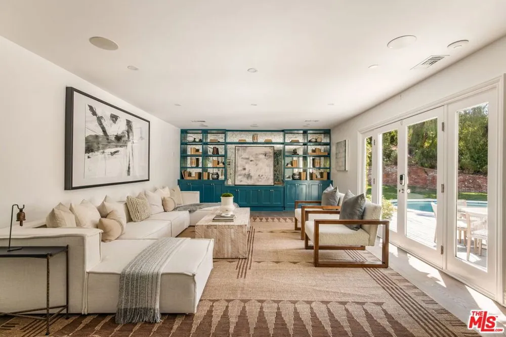 5840 Round Meadow Road Hidden Hills, CA 91302