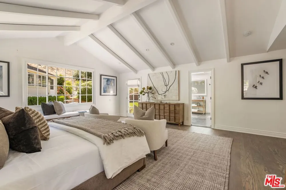 5840 Round Meadow Road Hidden Hills, CA 91302