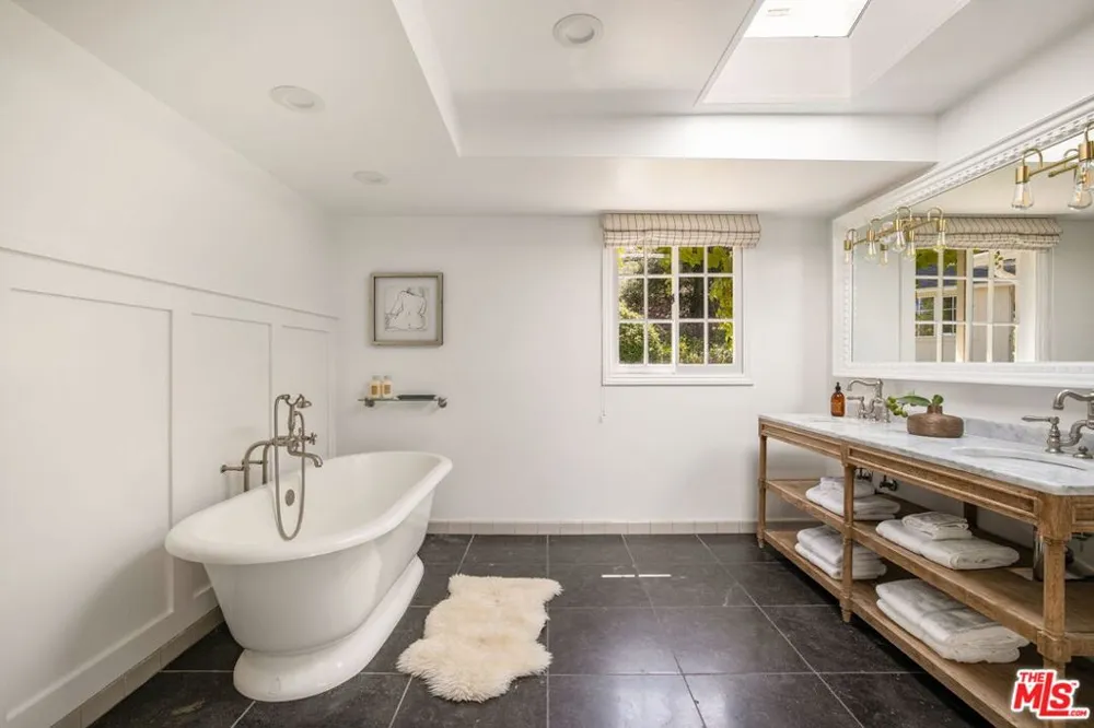 5840 Round Meadow Road Hidden Hills, CA 91302