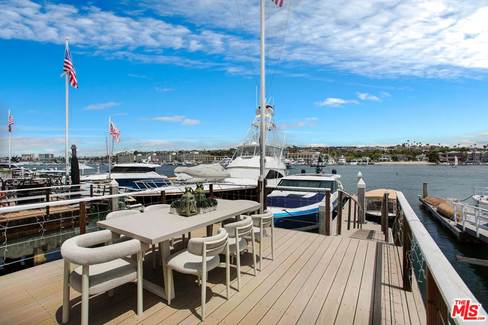 642 Via Lido Nord Newport Beach, CA 92663