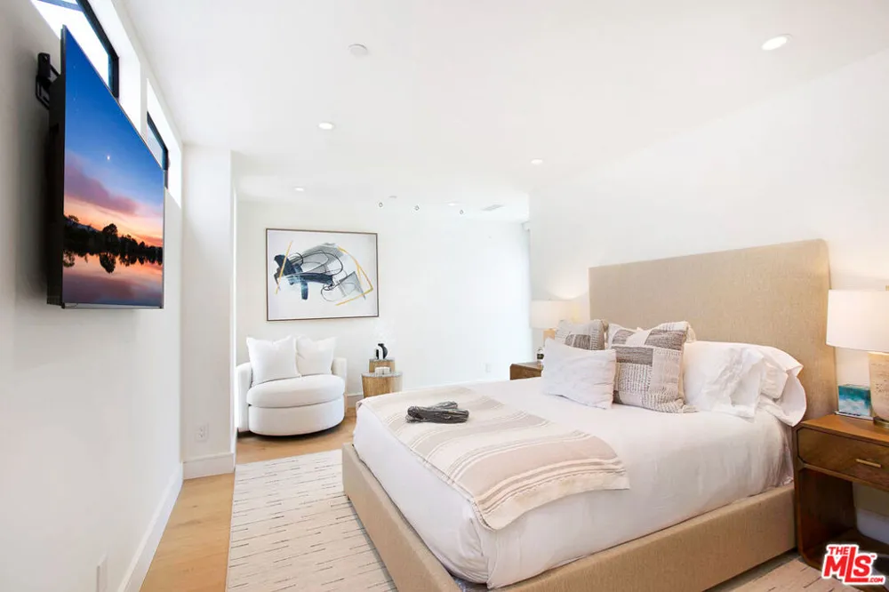 642 Via Lido Nord Newport Beach, CA 92663