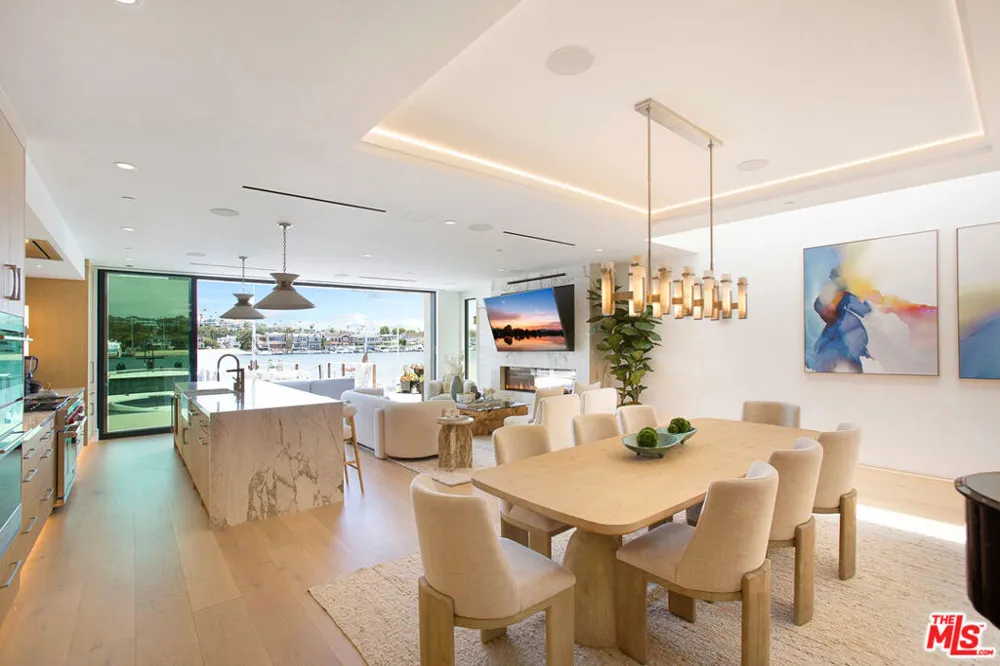642 Via Lido Nord Newport Beach, CA 92663