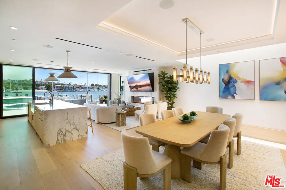 642 Via Lido Nord Newport Beach, CA 92663